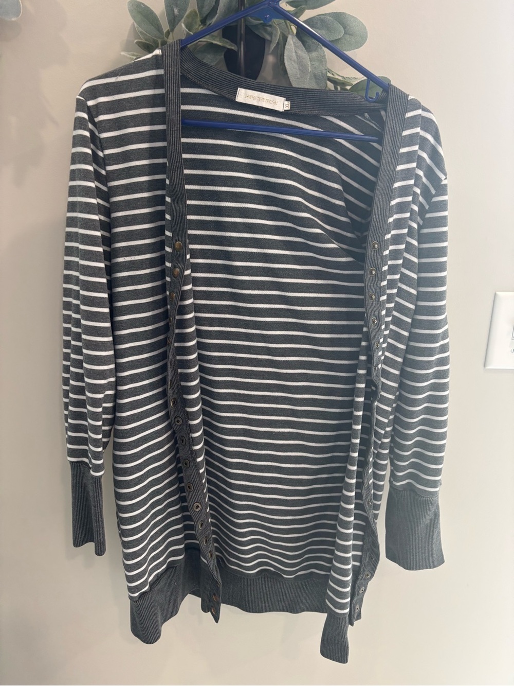 Striped charcoal and White Women’s lightweight Sweater Cardigan x large